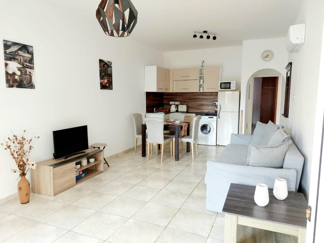 Joanne'S Cosy 1 Bdrm Apt Pafos Exterior foto
